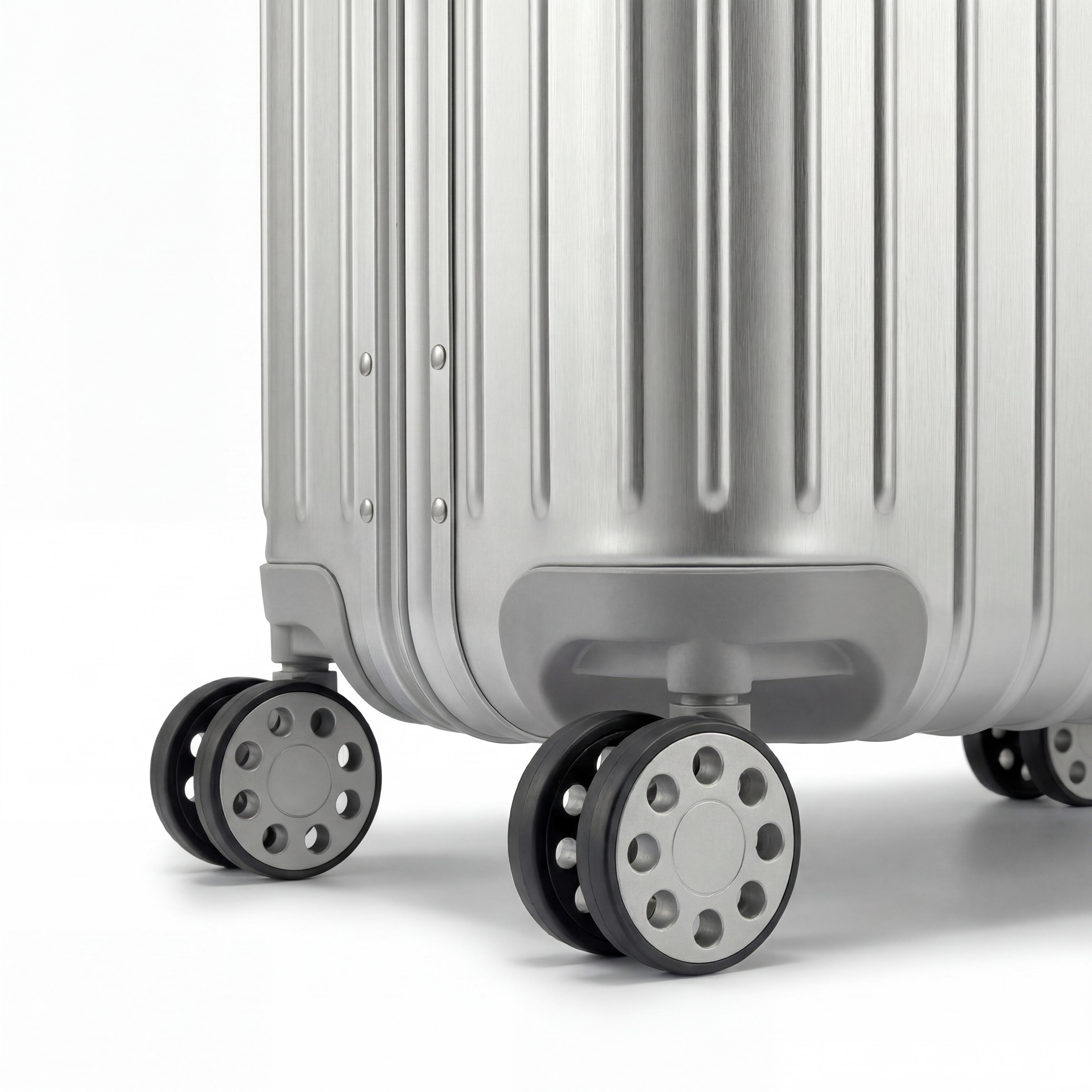 Portus Aluminium Suitcase Silver 20inch